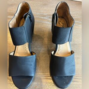 Natural Soul Black Sandal Heels